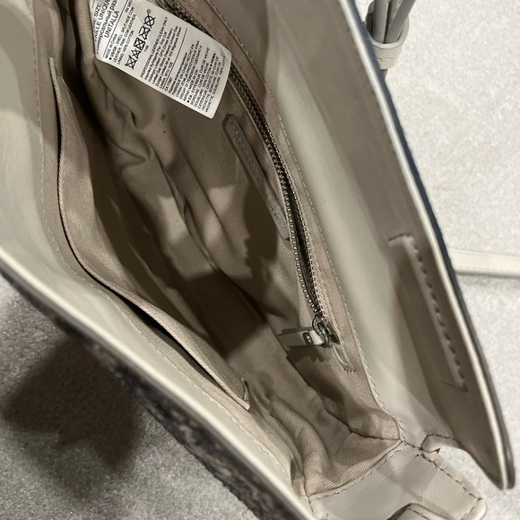 Banana Republic Snakeskin Embossed Split Cow Leather Crossbody Bag NWOT - Picture 10 of 15